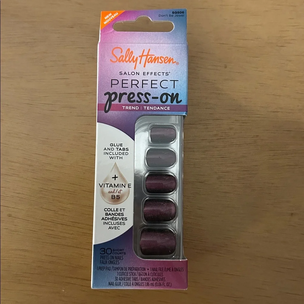 Free w/Bundle New Sally Hansen 30pc Press-on Nails 💅 Set Purple Short Length